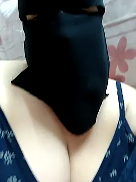 Snapshot of Warda_Egy chatting on June 2026 09:14:01 PM Warda Egy online show from June 2026 09:14:01 PM