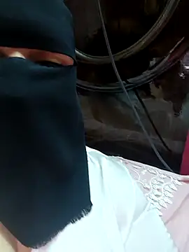 Snapshot of Warda_Egy chatting on February 2026 10:12:02 PM Warda Egy online show from February 2026 10:12:02 PM