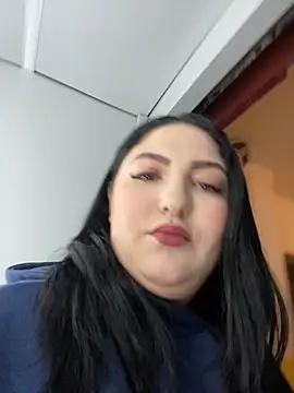 Snapshot of Amber_Sinn chatting on May 2026 01:02:01 AM Amber Sinn online show from May 2026 01:02:01 AM