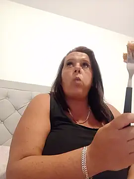 louisa36 online show from July 2026 10:17:01 PM
