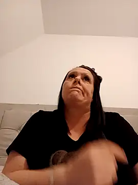 louisa36 online show from March 2026 10:08:02 PM