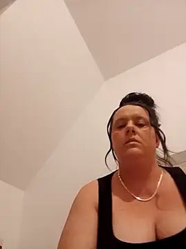 louisa36 online show from February 2026 10:33:02 PM