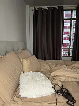 Snapshot of RachelWeisz_ chatting on February 2026 11:09:01 AM RachelWeisz online show from February 2026 11:09:01 AM