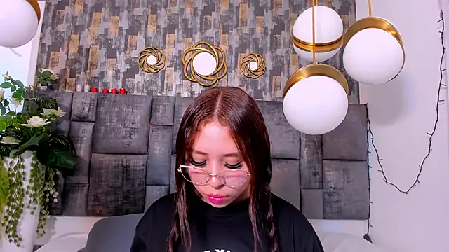 MiiaTauro online show from March 2026 02:16:01 PM