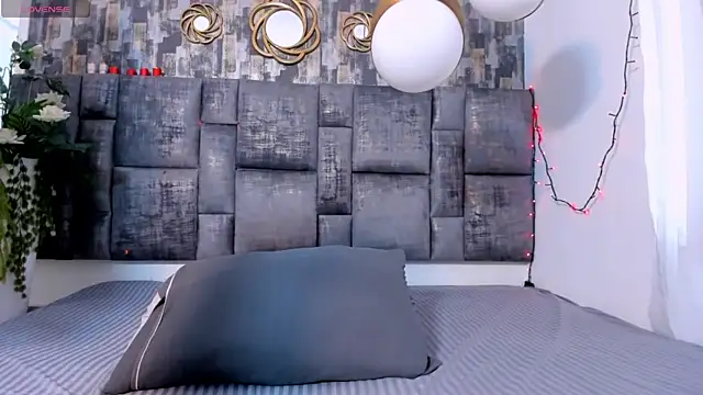 MiiaTauro online show from March 2026 08:24:01 PM