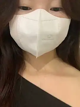 Rin-yiyi online show from February 2026 04:42:02 PM