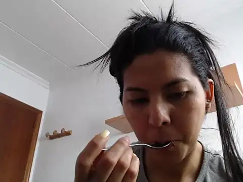 Snapshot of ZeforAitanna chatting on February 2026 02:25:01 PM ZeforAitanna online show from February 2026 02:25:01 PM