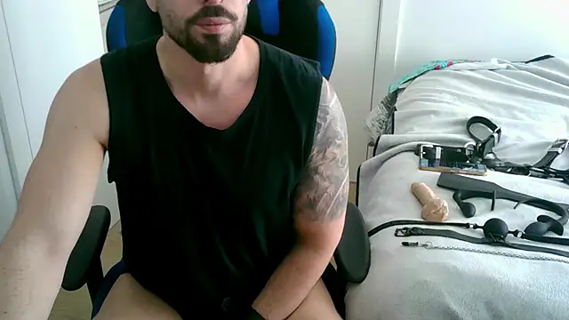 Snapshot of Sub-Titan chatting on April 2026 08:37:02 AM Sub-Titan online show from April 2026 08:37:02 AM