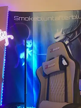 Smokebluntafterblunt online show from February 2026 01:28:01 AM