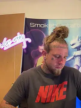 Snapshot of Smokebluntafterblunt chatting on June 2026 02:50:01 AM Smokebluntafterblunt online show from June 2026 02:50:01 AM