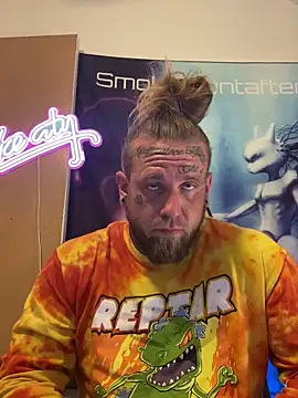 Snapshot of Smokebluntafterblunt chatting on June 2026 02:38:01 PM Smokebluntafterblunt online show from June 2026 02:38:01 PM