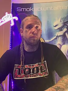 Snapshot of Smokebluntafterblunt chatting on April 2026 01:29:01 PM Smokebluntafterblunt online show from April 2026 01:29:01 PM