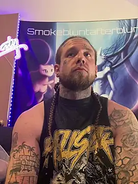 Smokebluntafterblunt online show from April 2026 02:01:01 AM