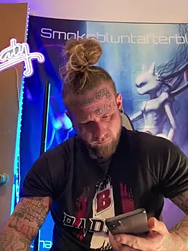 Snapshot of Smokebluntafterblunt chatting on March 2026 01:06:02 PM Smokebluntafterblunt online show from March 2026 01:06:02 PM