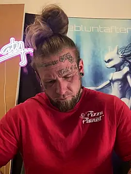 Snapshot of Smokebluntafterblunt chatting on June 2026 02:07:02 PM Smokebluntafterblunt online show from June 2026 02:07:02 PM