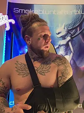 Snapshot of Smokebluntafterblunt chatting on March 2026 06:39:01 AM Smokebluntafterblunt online show from March 2026 06:39:01 AM