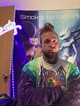 Snapshot of Smokebluntafterblunt chatting on April 2026 12:06:01 PM Smokebluntafterblunt online show from April 2026 12:06:01 PM