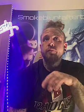 Snapshot of Smokebluntafterblunt chatting on April 2026 11:55:01 PM Smokebluntafterblunt online show from April 2026 11:55:01 PM