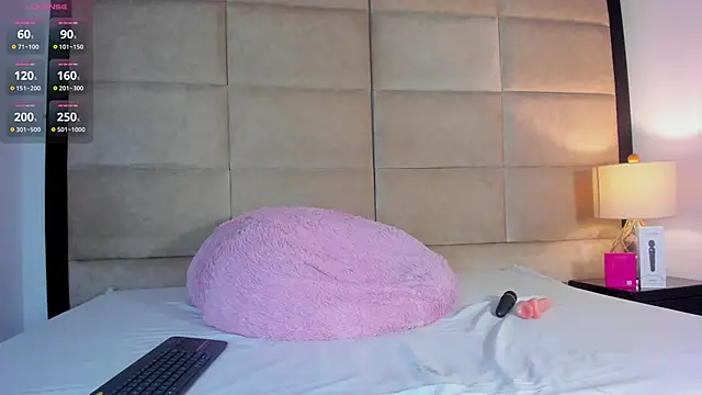 EvaaMoon  online show from March 2026 04:10:02 AM