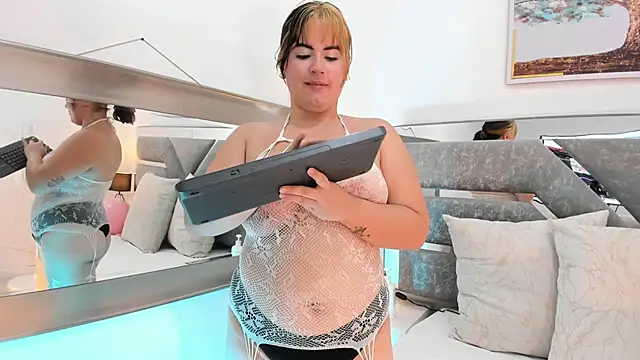 Katey Curvy01  online show from February 2026 11:51:01 AM