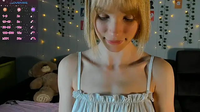 Kiracute18 online show from February 2026 05:57:01 PM