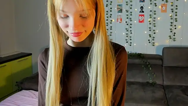 Kiracute18 online show from March 2026 06:09:02 PM