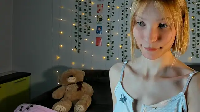 Kiracute18 online show from February 2026 09:38:02 PM