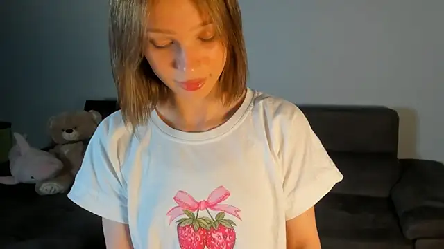 Kiracute18 online show from June 2026 06:42:01 PM