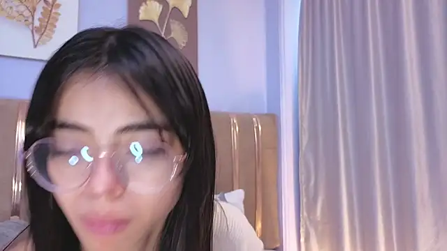 Snapshot of Mia_Naive chatting on June 2026 12:04:01 PM Mia Naive online show from June 2026 12:04:01 PM