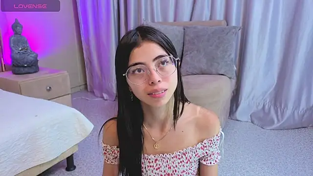 Snapshot of Mia_Naive chatting on May 2026 11:36:02 AM Mia Naive online show from May 2026 11:36:02 AM