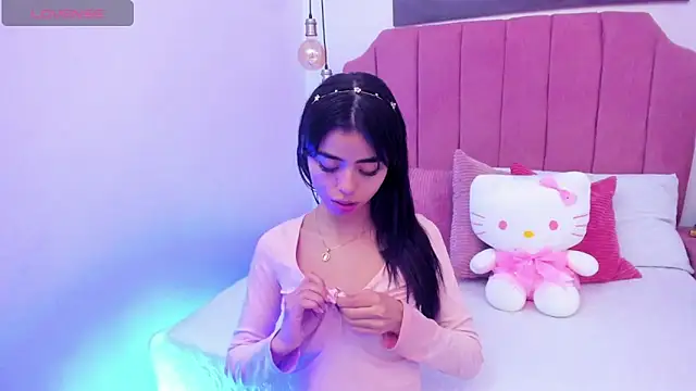 Snapshot of Mia_Naive chatting on June 2026 12:17:02 PM Mia Naive online show from June 2026 12:17:02 PM