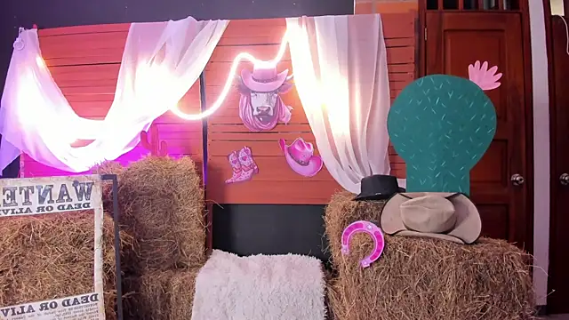 Mia Naive online show from March 2026 11:47:01 AM