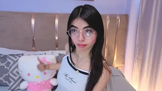 Snapshot of Mia_Naive chatting on July 2026 12:13:02 PM Mia Naive online show from July 2026 12:13:02 PM