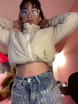 Snapshot of alahia_pink chatting on February 2026 03:28:01 AM alahia pink online show from February 2026 03:28:01 AM