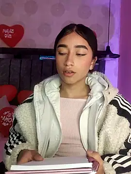 Snapshot of alahia_pink chatting on February 2026 04:14:01 AM alahia pink online show from February 2026 04:14:01 AM