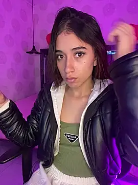 Snapshot of alahia_pink chatting on February 2026 02:44:02 AM alahia pink online show from February 2026 02:44:02 AM