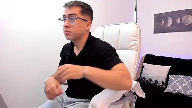 Snapshot of Tommas_Jhonson chatting on March 2026 11:55:02 PM Tommas Jhonson online show from March 2026 11:55:02 PM