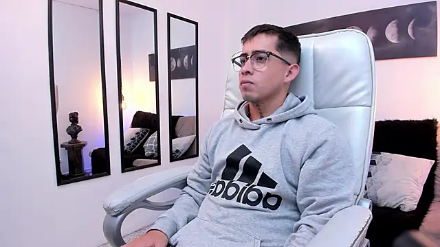 Tommas Jhonson online show from March 2026 01:46:02 AM