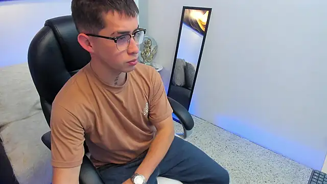 Snapshot of Tommas_Jhonson chatting on February 2026 01:38:01 AM Tommas Jhonson online show from February 2026 01:38:01 AM