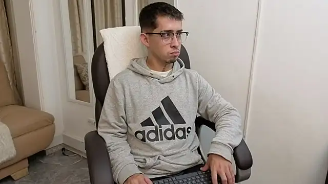 Tommas Jhonson online show from March 2026 03:54:01 AM