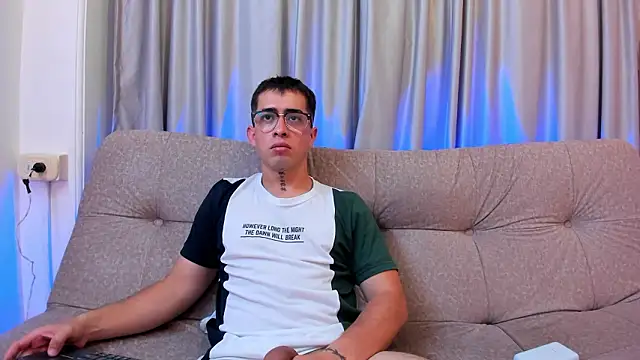 Snapshot of Tommas_Jhonson chatting on February 2026 06:26:01 AM Tommas Jhonson online show from February 2026 06:26:01 AM