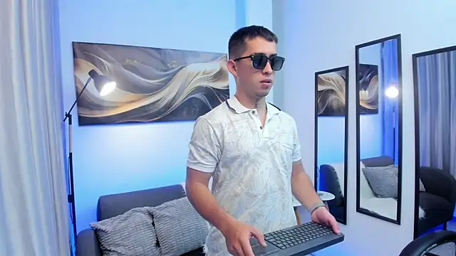 Tommas Jhonson online show from April 2026 03:58:02 AM