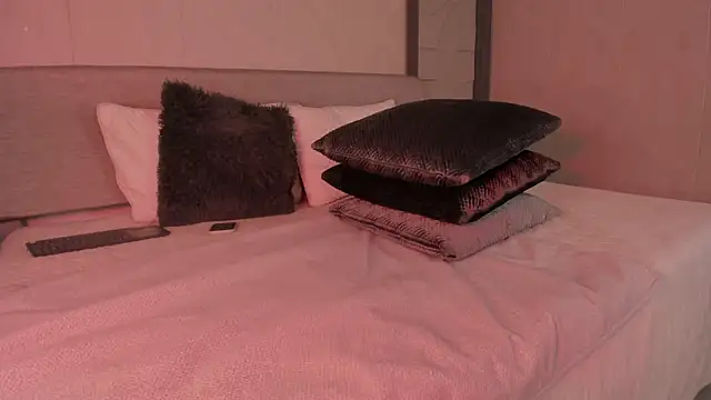 alicee clark  online show from March 2026 12:52:01 AM