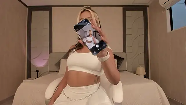 alicee clark  online show from March 2026 12:04:02 PM