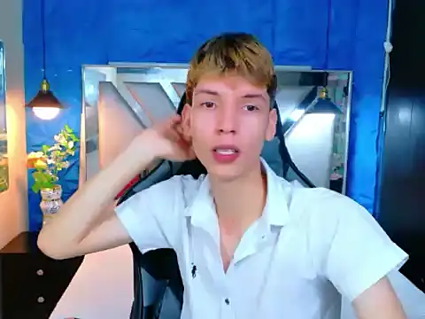 Snapshot of Liam_Green1 chatting on February 2026 02:39:01 PM Liam Green1 online show from February 2026 02:39:01 PM