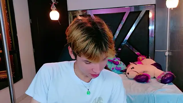 Snapshot of Liam_Green1 chatting on February 2026 12:48:02 PM Liam Green1 online show from February 2026 12:48:02 PM