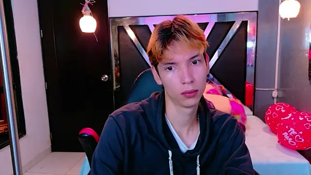 Snapshot of Liam_Green1 chatting on February 2026 12:05:01 PM Liam Green1 online show from February 2026 12:05:01 PM