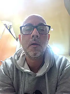 pareja47 online show from February 2026 08:06:02 PM