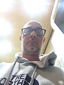 pareja47 online show from February 2026 08:05:02 PM