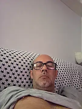 Snapshot of pareja47 chatting on May 2026 08:45:02 PM pareja47 online show from May 2026 08:45:02 PM